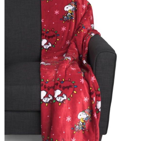 Peanuts Snoopy Christmas Blanket, Red, 50x70  super soft plush polyester - Picture 2 of 2